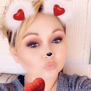 Meet your Posher, Alma